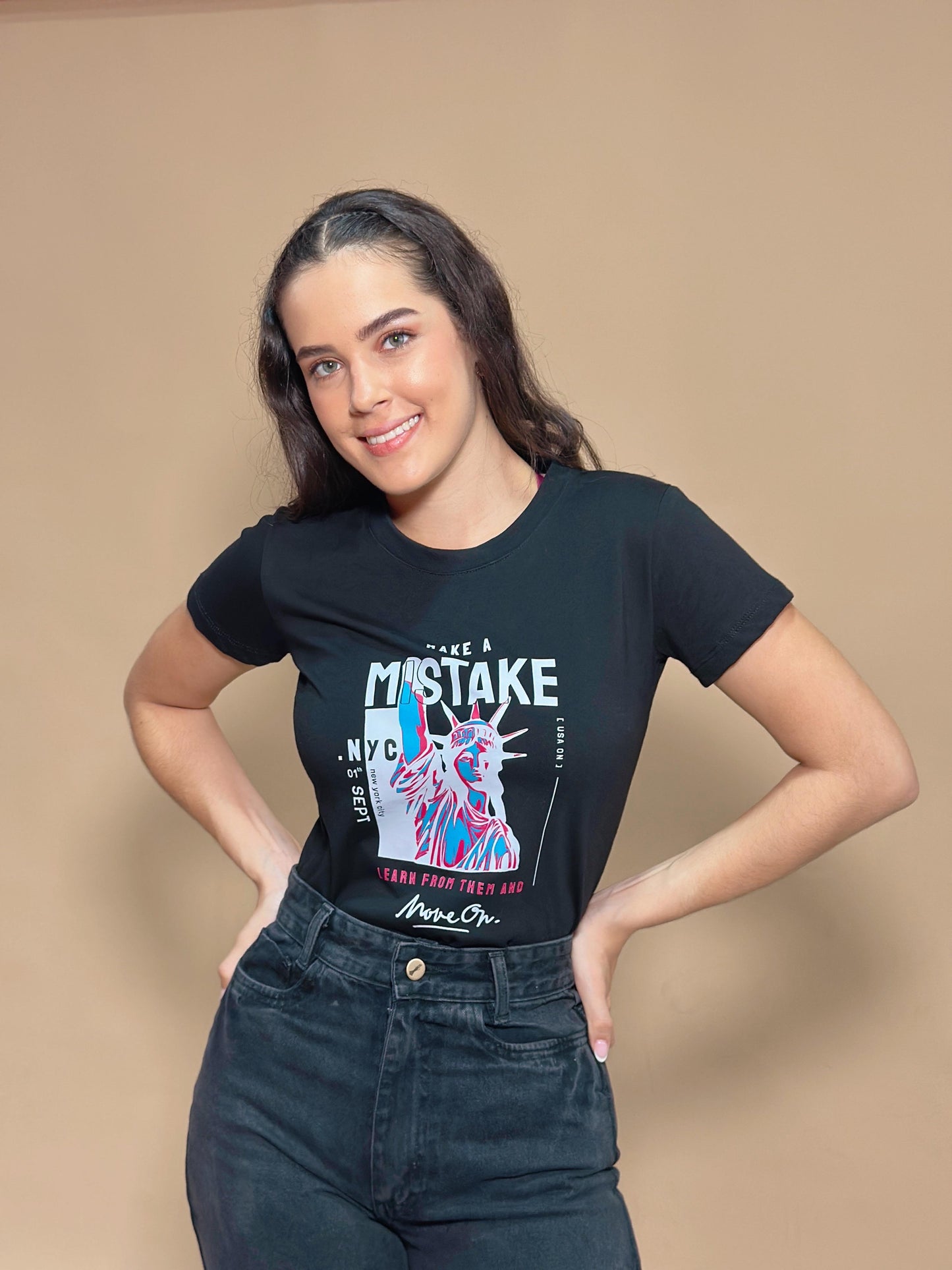 Básica Estampada Negra Mistake
